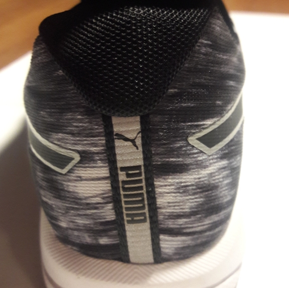 EUC Puma Black & White Running Shoe - Women's Size 8.5 - Picture 7 of 10